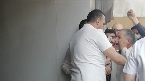 تعدي موظف على مسن