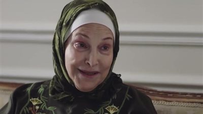 والدة السيسي في الاختيار 3: وأنت صغير كنا بنخاف عليك ومخبيينك عشان تخرج دلوقت للناس كلها تشوفك وتسمعك