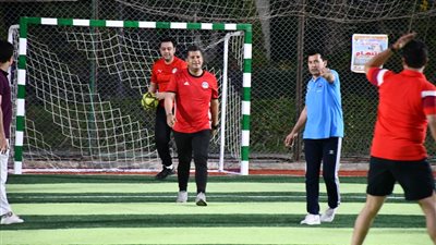 وزير الرياضة يشارك في مباراة كرة قدم بين لجان الشباب بالأندية الرياضية والكيانات الشبابية