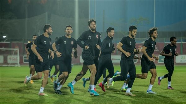 لاعبو الأهلي