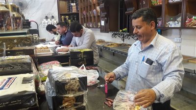 ضبط كميات من مواد غذائية وعصائر غير صالحة للاستهلاك الآدمي بالدقهلية