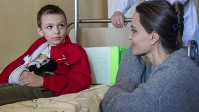 المرأة الأكثر تأثيرا على العالم.. قائمة الأعمالة الخيرية لـ انجلينا جولي في عيد ميلادها 