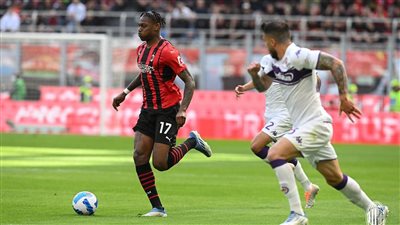 ميلان يقتنص ثلاث نقاط مهمة أمام فيورنتينا في الدوري الإيطالي