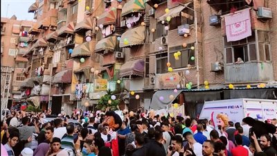 شلالات بلالين وفلوس.. أبرز مظاهر احتفالات البورسعيدية بعيد الفطر | صور