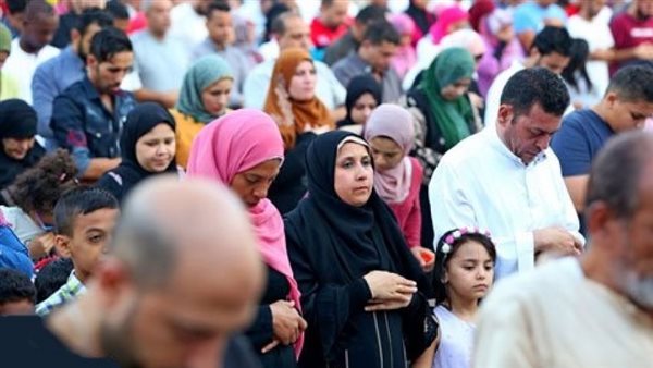 صورة أرشيفية.. صلاة