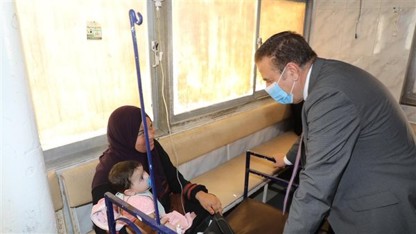 محافظ المنوفية بمستشفى