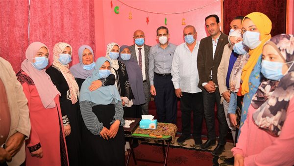 محافظ الغربية يزور