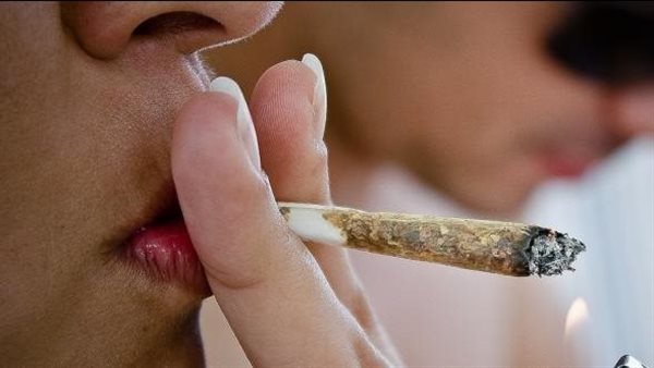 تعاطي مخدرات - أرشيفية