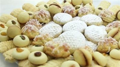 استشاري تغذية تضع طرق صحية لتناول حلويات عيد الفطر المبارك | فيديو