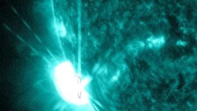 يؤدي لانقطاع الراديو.. الأقمار الصناعية ترصد توهجا شمسيا نتيجة انفجار ضخم 