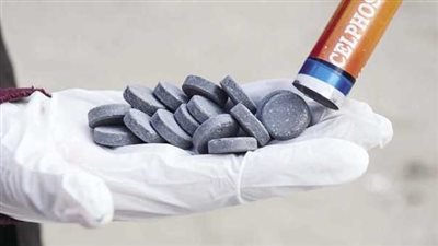 مريض نفسي.. عامل يحاول الانتحار بحبة حفظ الغلال القاتلة في كفر الشيخ