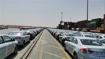 نشاط ملحوظ بالموانئ في أبريل.. واستمرار الأعمال خلال العيد