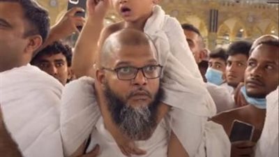 فيديو لطفل مؤذن بالحرم المكي يثير دهشة السوشيال ميديا ويحصد ملايين المشاهدات
