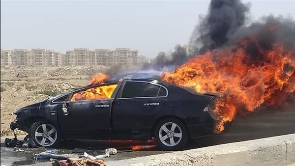 حريق يلتهم سيارة