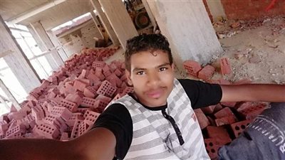 مصرع شابين صديقين أبناء قرية واحدة صدمتهما سيارة ببني سويف