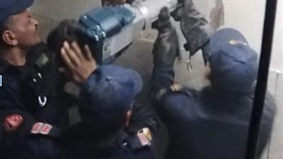 الحماية المدنية تنجح في إنقاذ أسرة تعطل بهم مصعد ببرج سكني بأسيوط