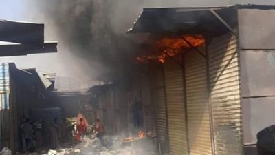 السيطرة على حريق بـ 10 محال بالمرج.. وأحد التجار: بيوتنا اتخربت | بث مباشر 