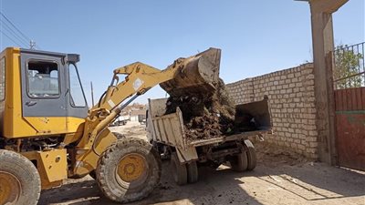 حملات لرفع القمامة من قرى وشوارع المنيا