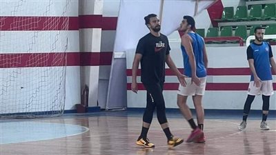 قبل الإعلان الرسمي.. عاصم مرعي يظهر في مران سلة الزمالك
