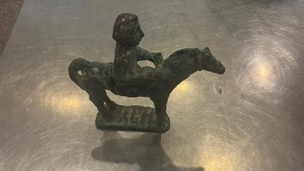 ضبط آثار بجمارك مطار