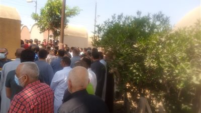 تشييع جثمان الطفل غريق كفر شكر بعد انتشال فرق الإنقاذ لجثمانه