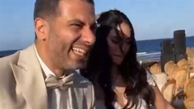 كاد أن يسقط.. محمد فراج يتعرض لموقف محرج في حفل زفافه | فيديو