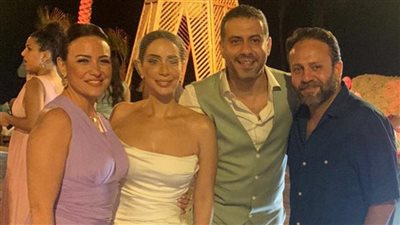 بسنت شوقي تظهر بفستان جديد خلال حفل زفافها على محمد فراج