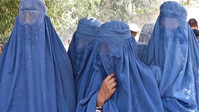 طالبان تفرض ارتداء البرقع على جميع النساء في الأماكن العامة بأفغانستان