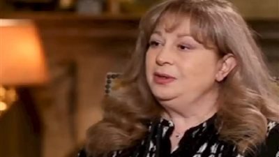 التحقيق في بلاغ يتهم الفنانة سمية الألفي بالتسبب في احتراق شقة سيدة بالجيزة