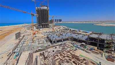 وزير الإسكان يُصدر 5 قرارات لإزالة مخالفات البناء بالقرى السياحية بالساحل الشمالي الغربي