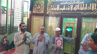 بعد 3 سنوات من الغلق.. ابتهالات وزغاريد في افتتاح ضريح العارف بالله أكبر مساجد سوهاج | صور وفيديو