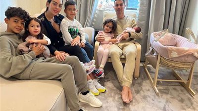  جورجينا تكشف اسم مولودتها الجديدة من كريستيانو رونالدو 