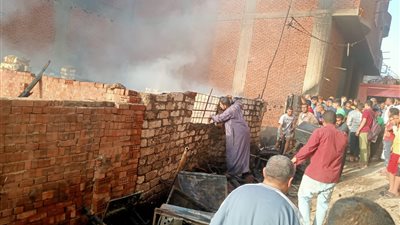 الحماية المدنية تسيطر على حريق منزل بالقناطر الخيرية | صور