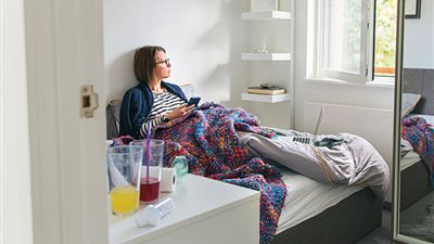 دراسة حديثة..دخول المنزل بالأحذية تسبب السرطانات والعديد من الأمراض