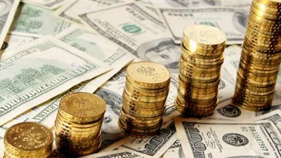 الذهب عيار 21 يسجل 1210 جنيهات.. والدولار يصل لـ 18.45 للشراء في البنوك | بث مباشر 