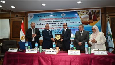 رئيس لجنة قطاع الدراسات الصيدلية: بعض الأعشاب الطبية تؤدي لمضاعفات صحية