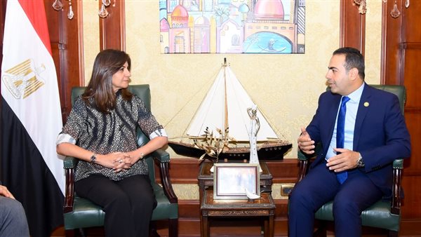 وزيرة الهجرة