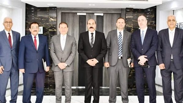 محافظ أسوان