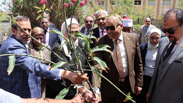 وزيرة التضامن تزرع