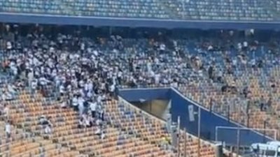 الدوري يا زمالك.. هتافات حماسية لجماهير الفارس الأبيض بالمدرجات قبل مباراة إنبي | بث مباشر