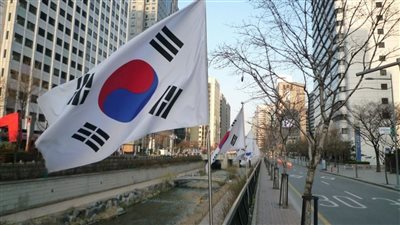 وزير الدفاع الجديد بكوريا الجنوبية يجتمع بكبار العسكريين لبحث احتمالية إجراء الشمال تجربة نووية