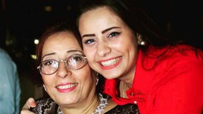 نقل والدة مارينا صلاح ضحية الإهمال الطبي للمستشفى بعد تعرضها لأزمة صحية في العزاء