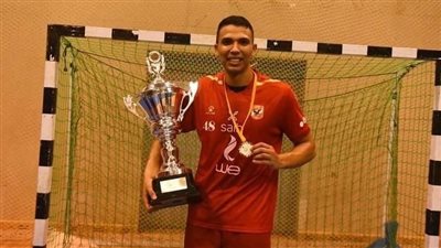 لاعب يد الأهلي: هدفنا تحقيق الثنائية لإسعاد جماهير القلعة الحمراء