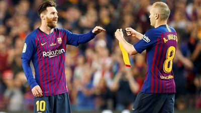 مصادر مقربة من ميسي تنفي اهتمامه بالعودة إلى برشلونة