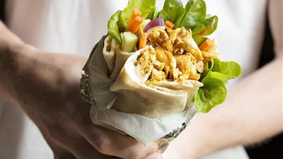 كيف تهدد الشاورما صحة الحامل والجنين؟