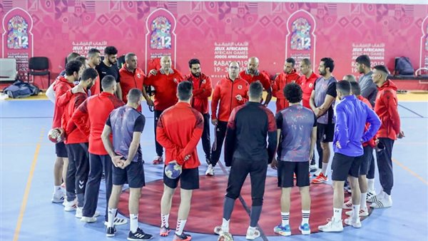 يد فريق الأهلي