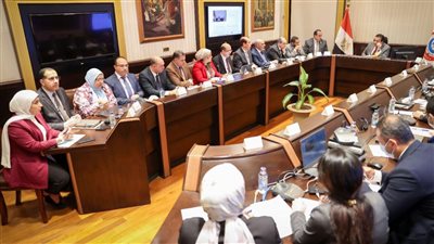 بينها القاهرة.. الصحة: استكمال العمل في حملة طرق الأبواب بـ 9 محافظات 