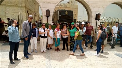 وفد سياحي ألماني يزور منطقة جبل الطير بالمنيا