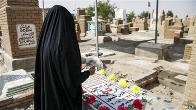 حكم زيارة القبور للنساء يوم الجمعة.. يجوز بـ 5 شروط 