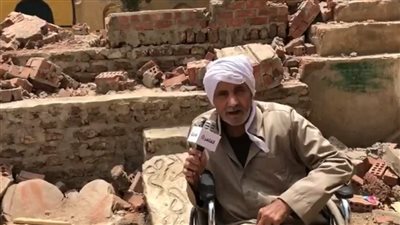 أجدادي وأبويا وأمي ورجلي المبتورة مدفونين فيها.. صاحب مقبرة تم هدمها بالقليوبية: لو مت هندفن فين | بث مباشر 